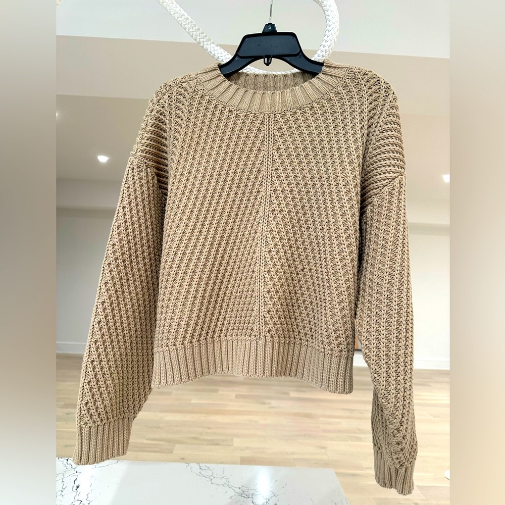 Chunky sweater in beige / light tan color